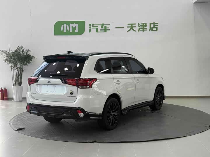 Mitsubishi Outlander, 2022 — фото 5 из 9