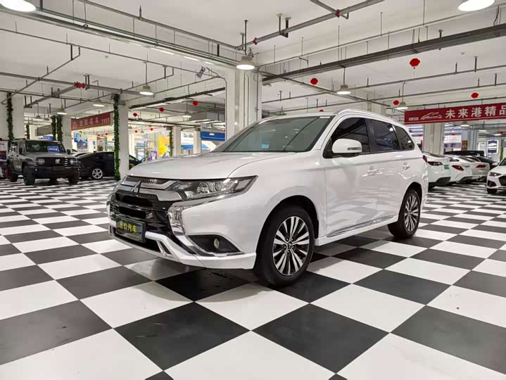 Mitsubishi Outlander, 2021 — купить в Рязани под ключ