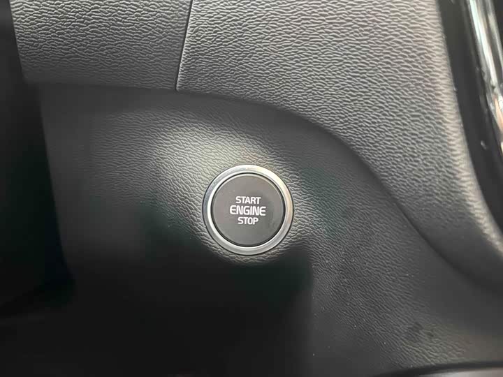 Volvo XC40, 2023 — фото 4 из 9