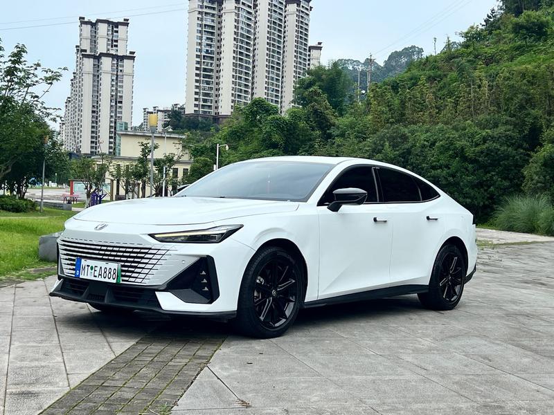 Changan UNI-V Hybrid, 2022 — купить в Санкт-Петербурге под ключ