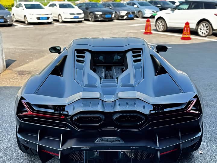 Lamborghini Revuelto, 2024 — фото 6 из 9