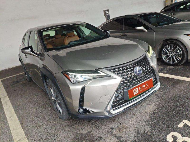 Lexus UX Hybrid, 2021 — фото 2 из 12