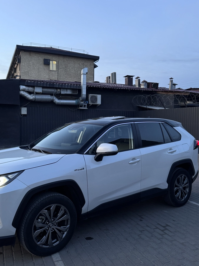 Toyota Rav4, 2023 — фото 3 из 7