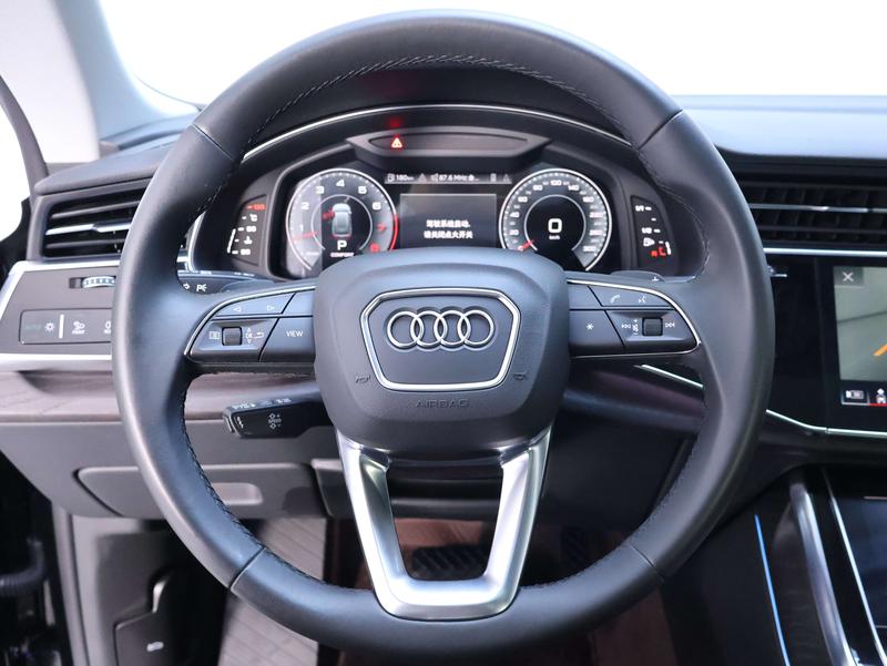 Audi Q8, 2022 — фото 12 из 12