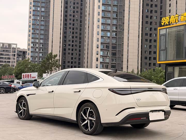 BYD Seal 07 DM-i Hybrid, 2025 — фото 6 из 9