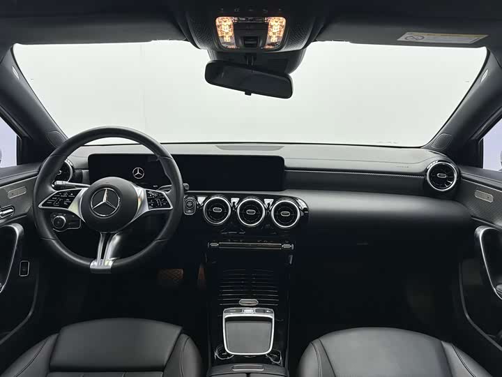 Mercedes-Benz A-Class, 2023 — фото 7 из 9