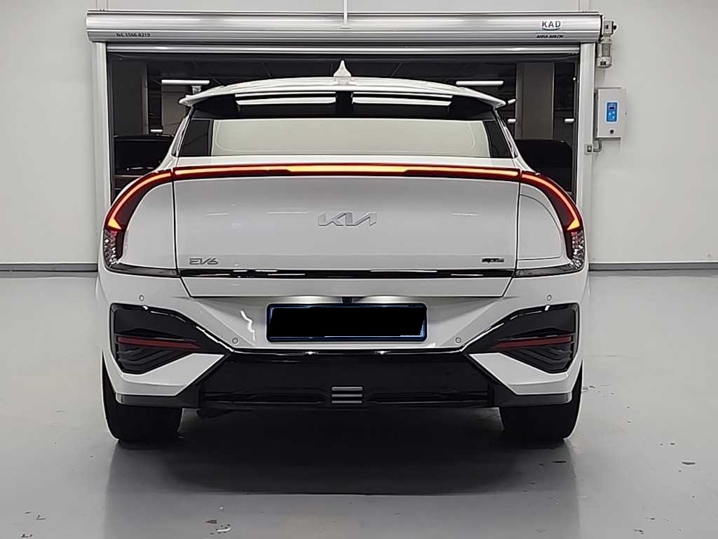 Kia EV6, 2024 — фото 3 из 12