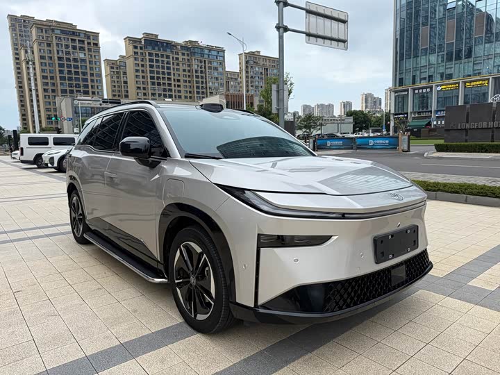 Toyota bZ3X, 2025 — фото 3 из 9