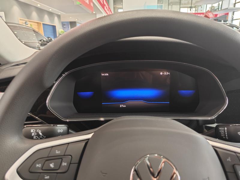 Volkswagen Passat Hybrid, 2025 — фото 7 из 10