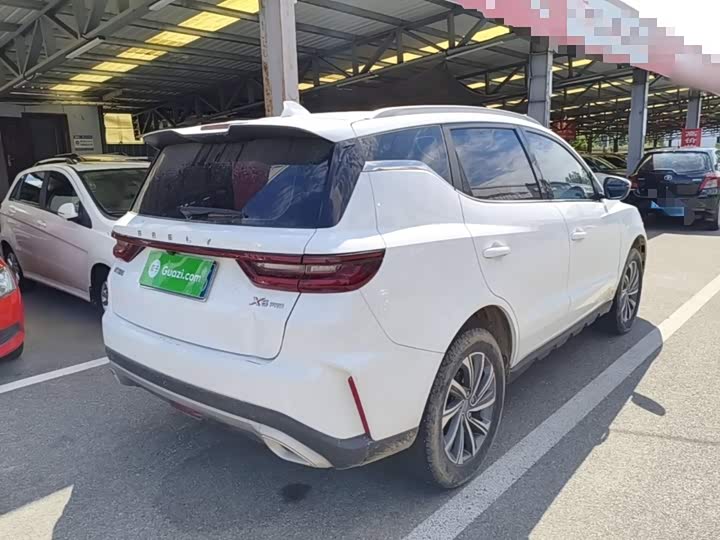 Geely Vision X6, 2022 — фото 7 из 9