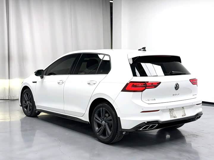 Volkswagen Golf, 2023 — фото 9 из 9