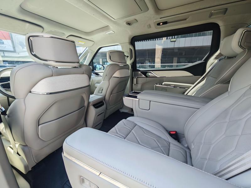 Volvo EM90, 2023 — фото 12 из 12