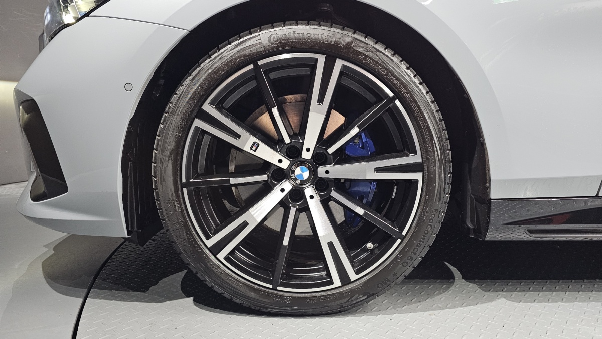 BMW 5 Series, 2025 — фото 5 из 12
