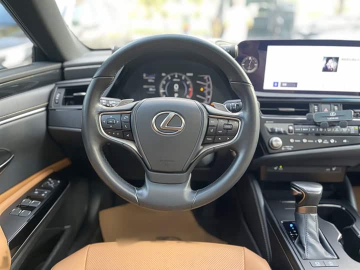 Lexus ES, 2022 — фото 3 из 9