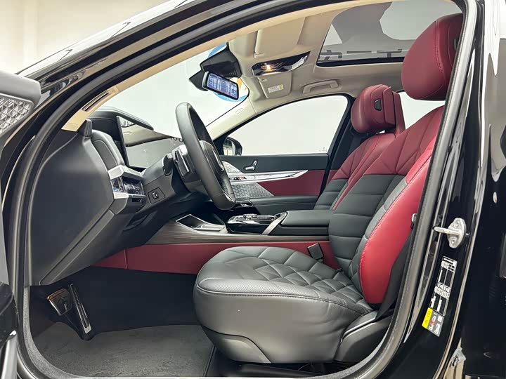 BMW i7, 2023 — фото 6 из 9