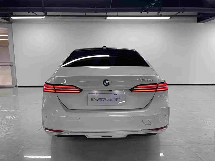 BMW 5 Series, 2025 — фото 4 из 9