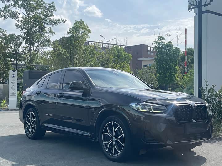 BMW X4, 2022 — фото 3 из 9