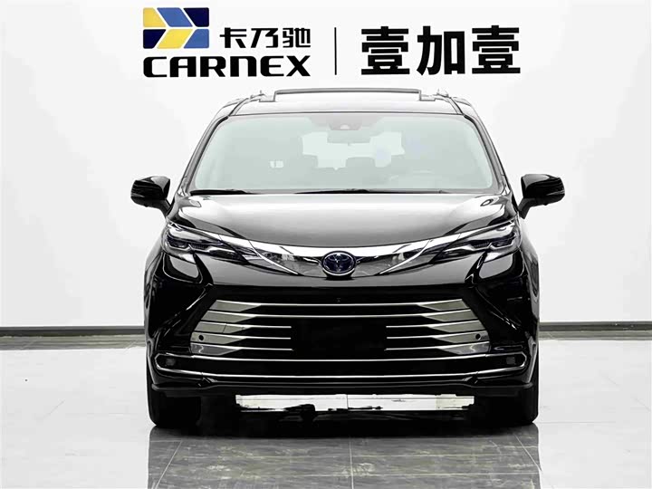 Toyota Sienna, 2022 — фото 2 из 9