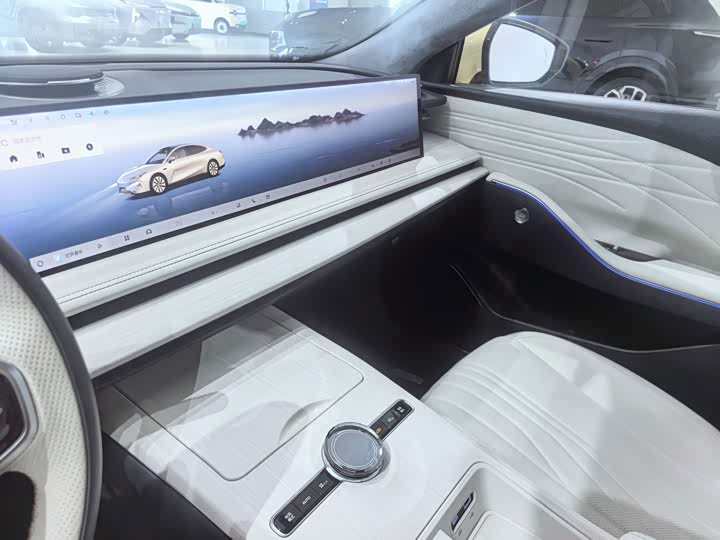 Geely Galaxy E8, 2023 — фото 7 из 9