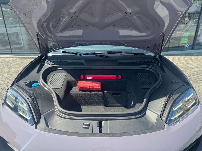 Porsche Macan EV, 2025 — фото 8 из 12