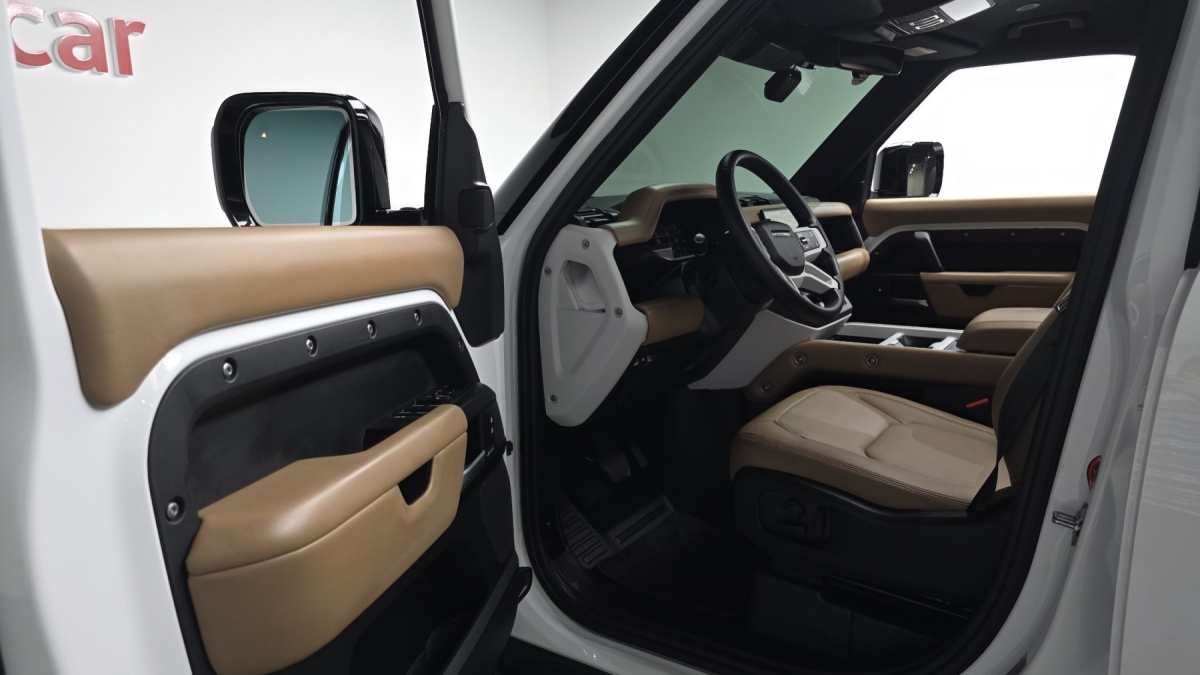 Land Rover Defender, 2025 — фото 10 из 12