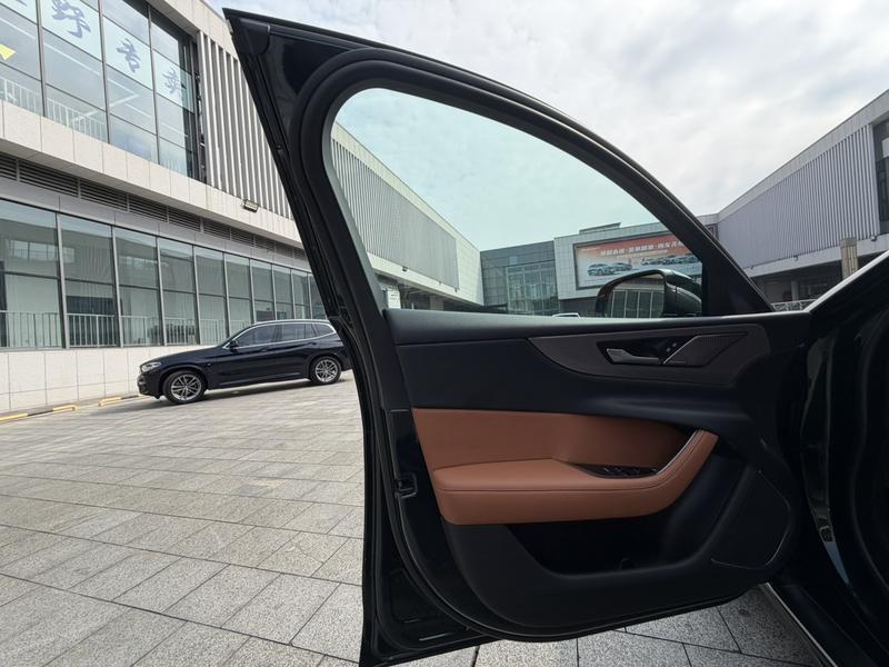 Jaguar XE L, 2024 — фото 11 из 12