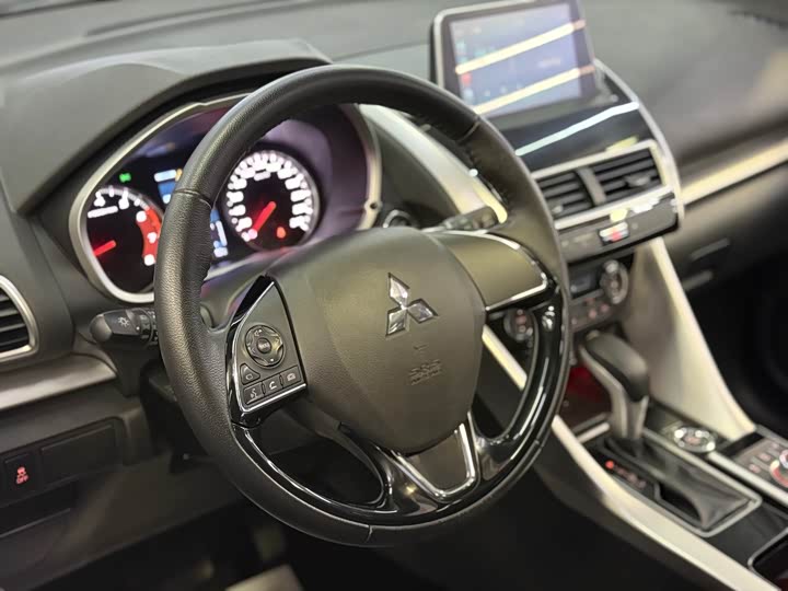 Mitsubishi Eclipse Cross, 2022 — фото 7 из 9