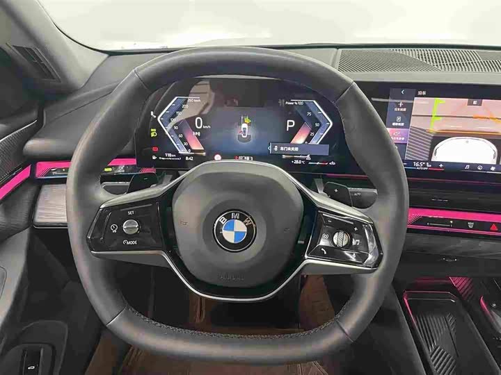 BMW 5 Series, 2025 — фото 8 из 9