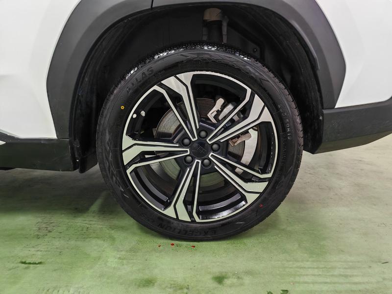 Geely Galaxy L7, 2023 — фото 11 из 12