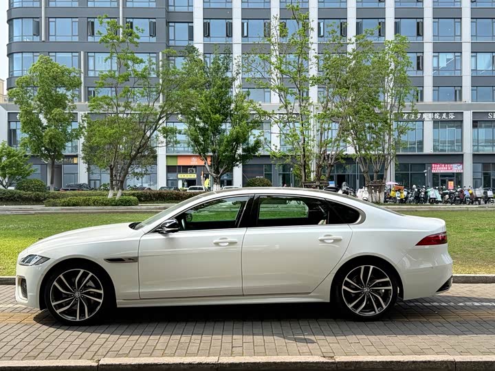 Jaguar XF L, 2024 — фото 4 из 9