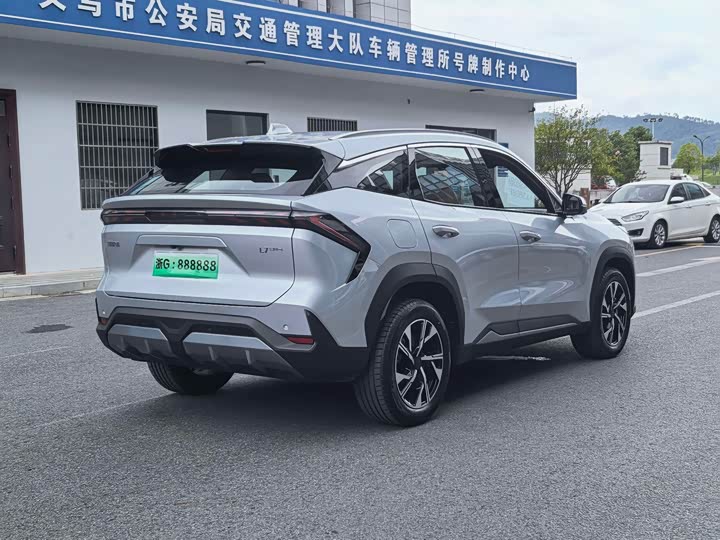 Geely Galaxy L7, 2026 — фото 6 из 9