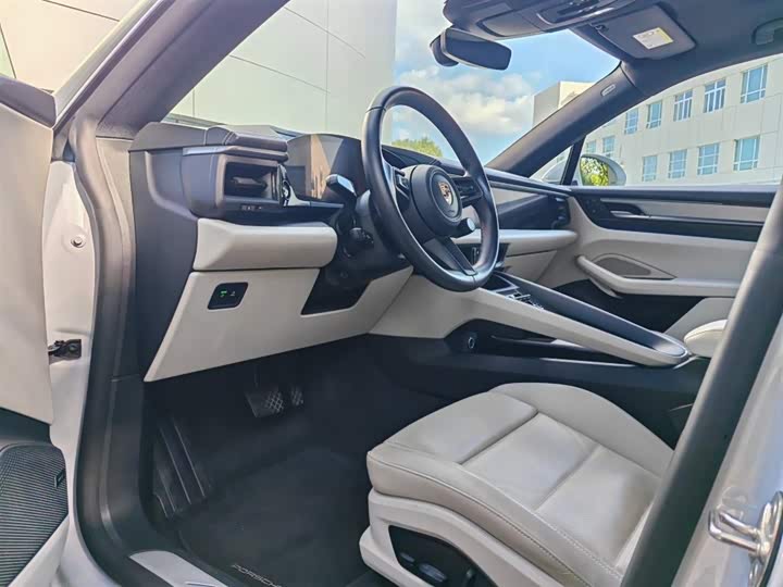 Porsche Macan EV, 2024 — фото 6 из 9