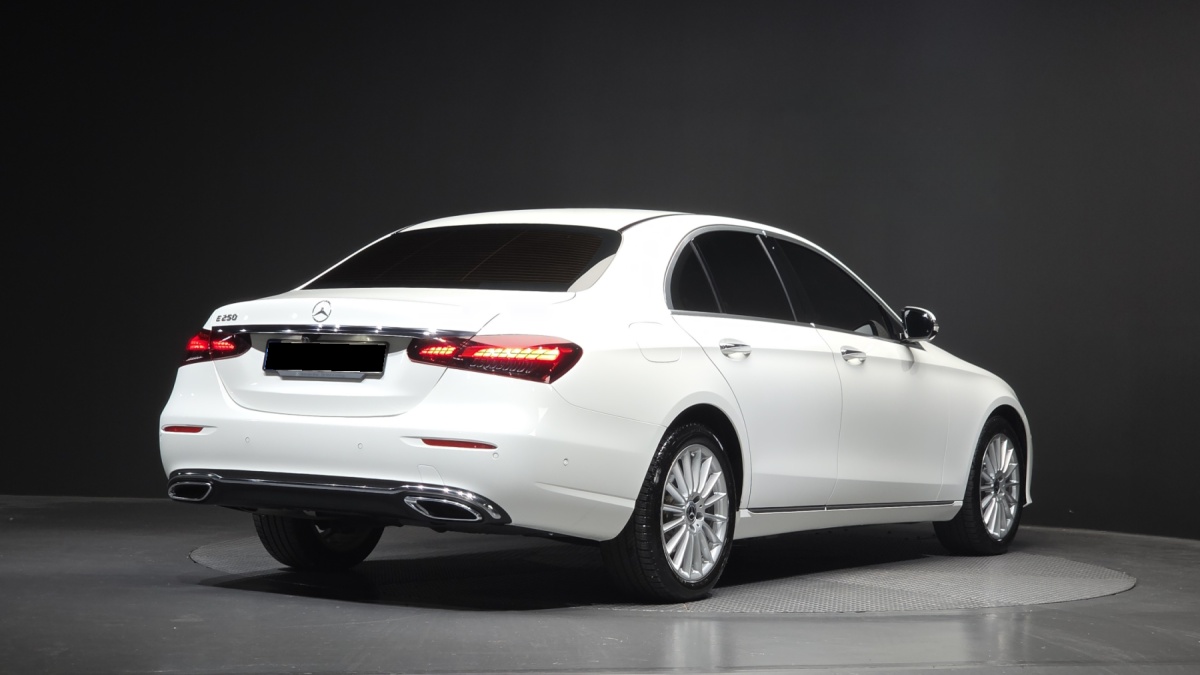 Mercedes-Benz E-Class, 2021 — фото 2 из 12