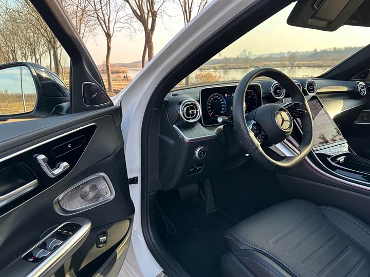 Mercedes-Benz C-Class, 2024 — фото 5 из 9