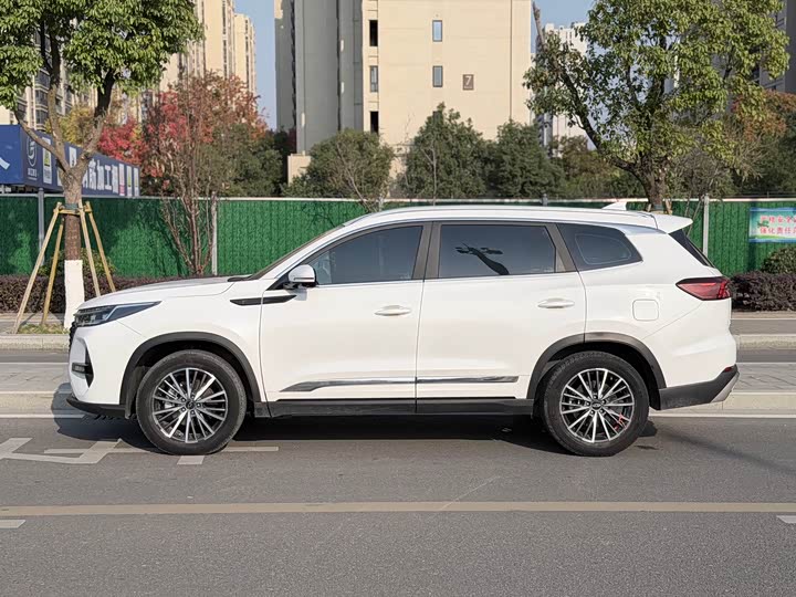 Chery Tiggo 8 Pro, 2023 — фото 4 из 12