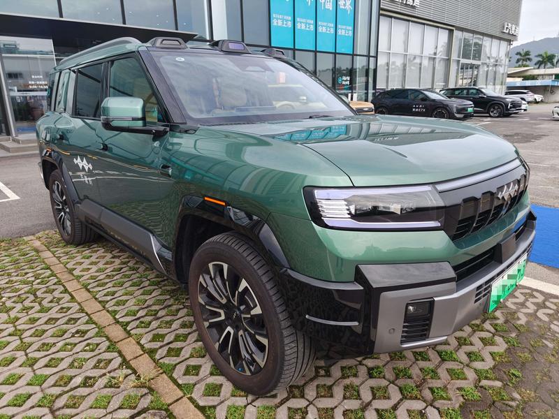 BYD FangChengBao Leopard 8, 2025 — фото 3 из 12
