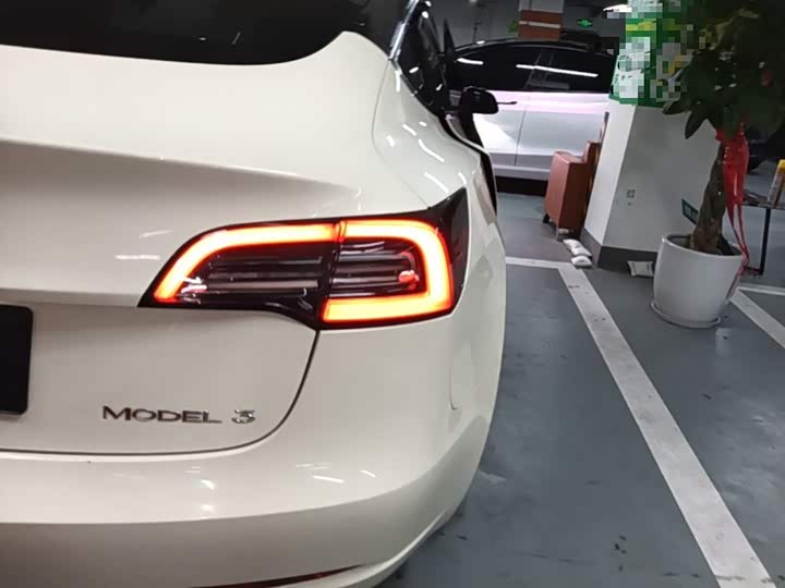 Tesla Model 3, 2022 — фото 8 из 9