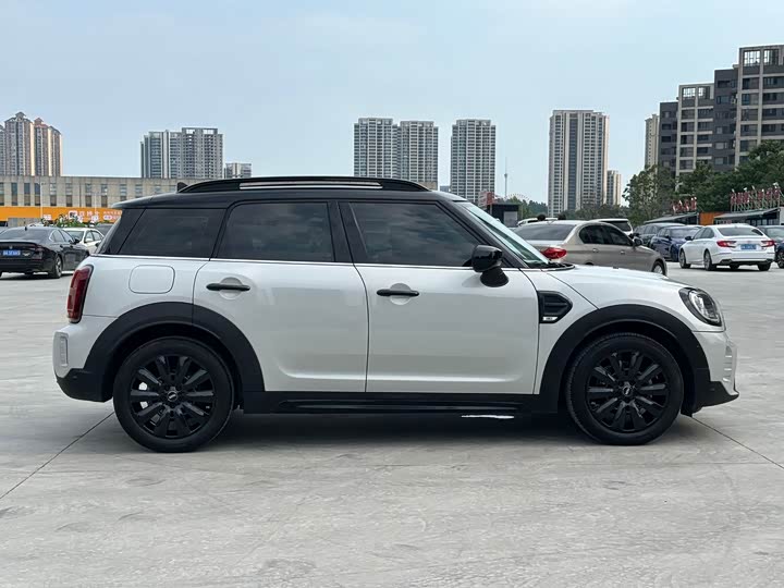 Mini Countryman, 2022 — фото 8 из 9