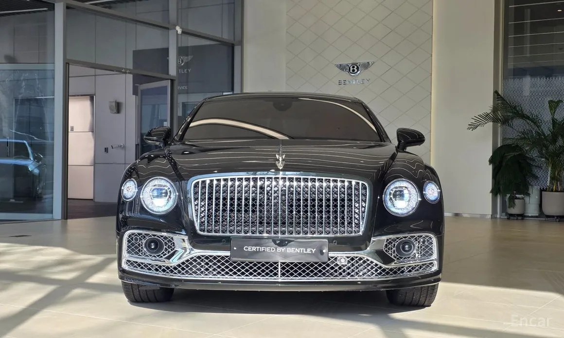 Bentley Flying Spur, 2024 — фото 2 из 9