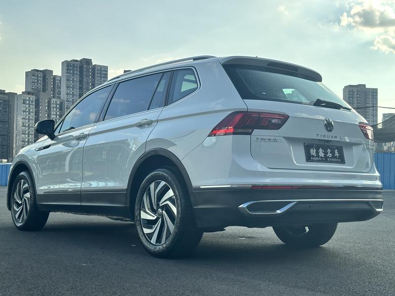 Volkswagen Tiguan L Pro, 2023 — фото 4 из 12