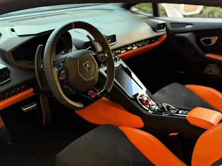 Lamborghini Huracán, 2024 — фото 6 из 7