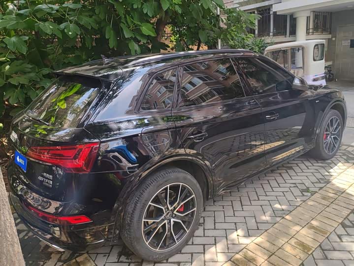 Audi Q5L, 2024 — фото 3 из 9