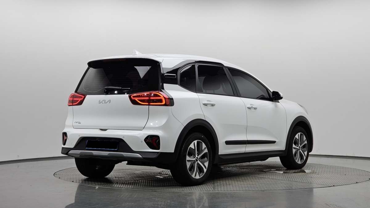 Kia Niro, 2022 — фото 2 из 12