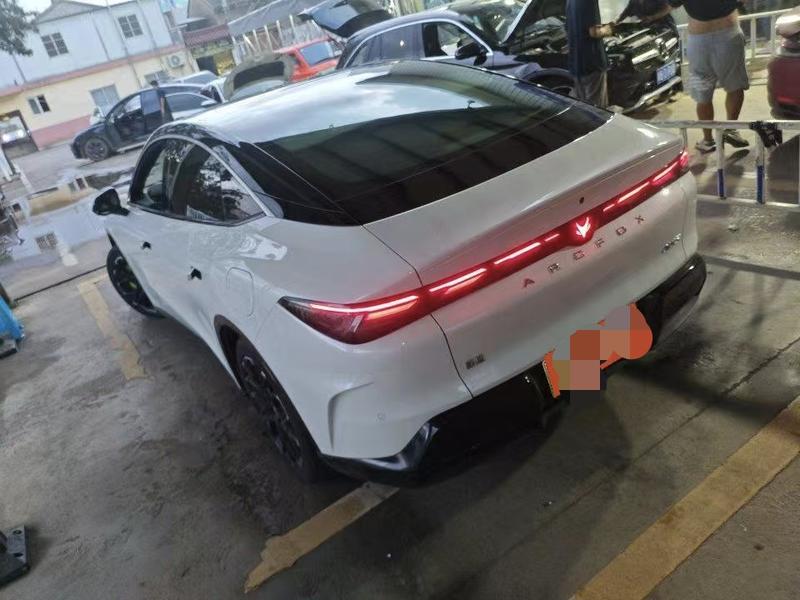 BAIC Arcfox Alpha S5, 2026 — фото 3 из 9