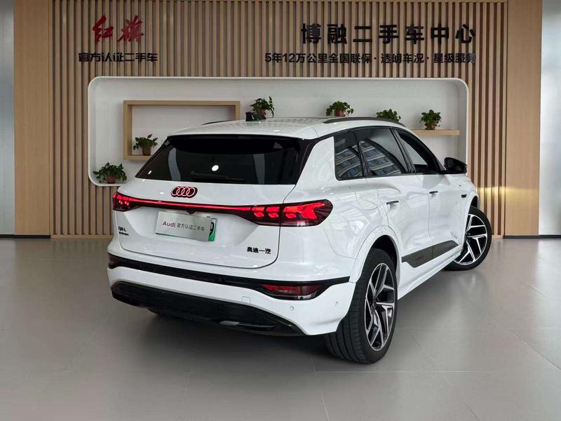 Audi Q6L e-tron, 2025 — фото 3 из 12