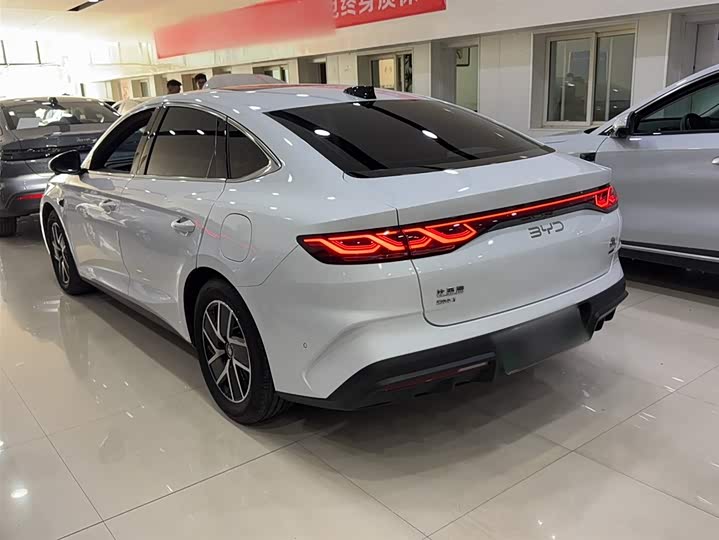 BYD Qin L, 2025 — фото 5 из 9