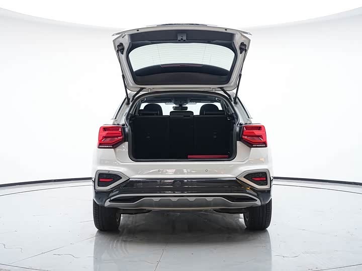 Audi Q2L, 2023 — фото 9 из 9
