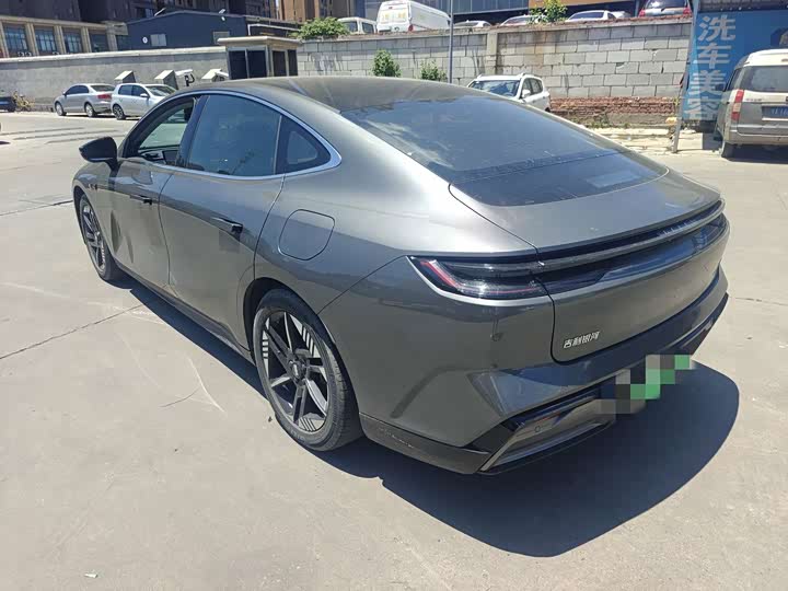 Geely Galaxy E8, 2024 — фото 4 из 7