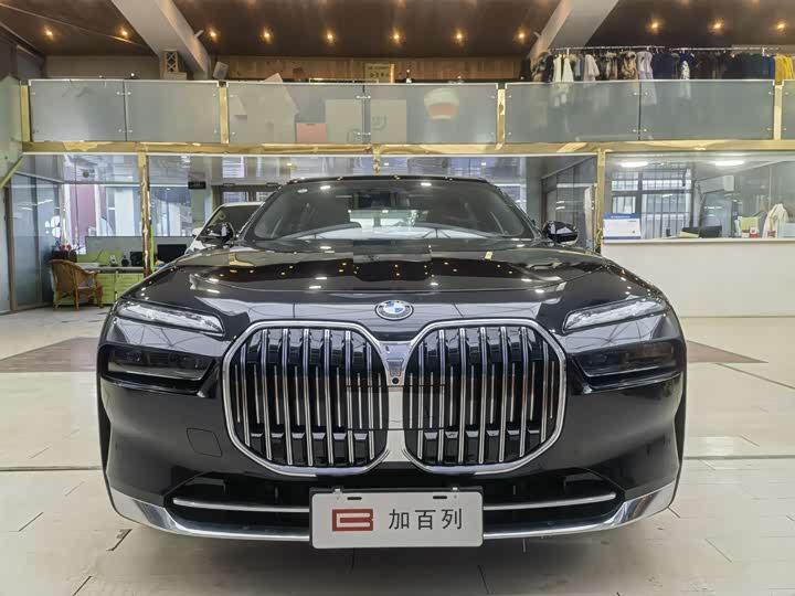 BMW 7 Series, 2025 — фото 2 из 9