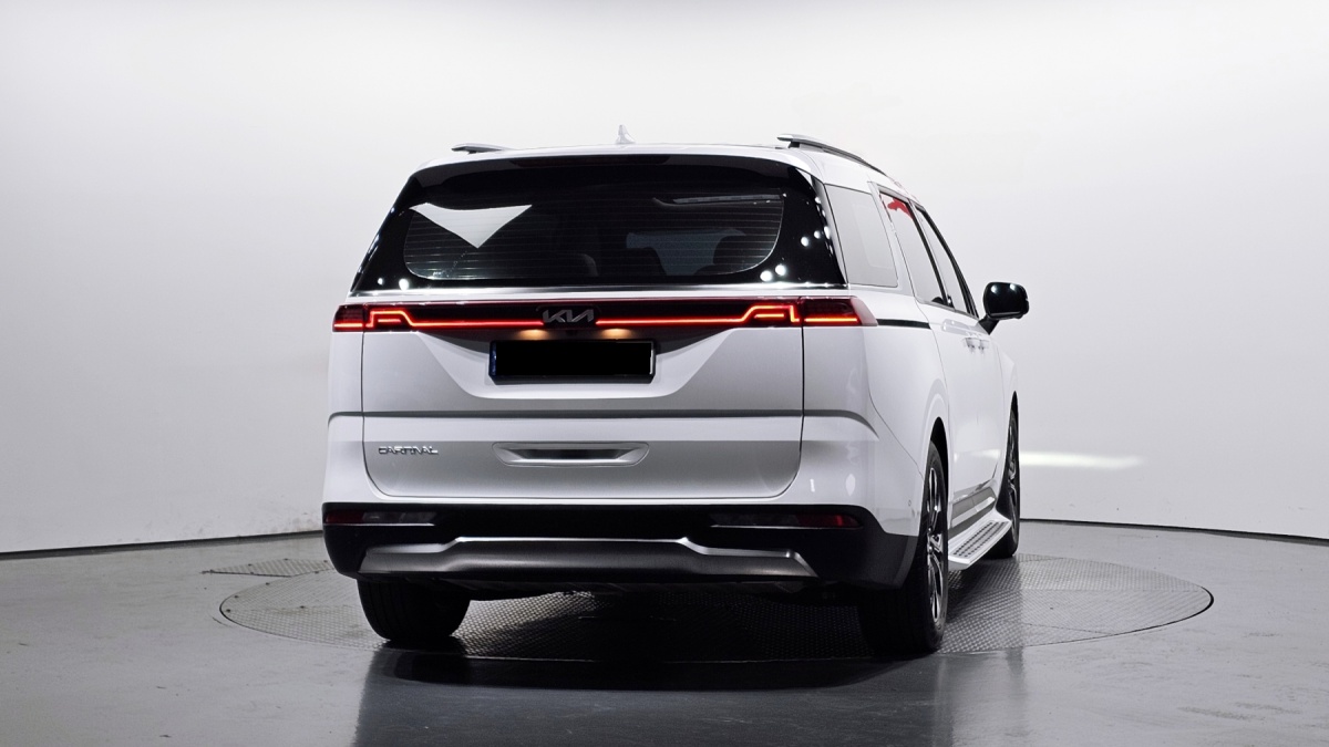 Kia Carnival, 2022 — фото 4 из 12